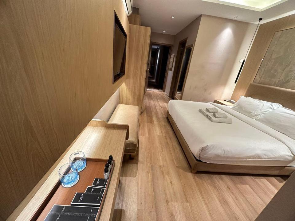 Sf Hotel Penthouse Residences Phnom Penh Exterior foto
